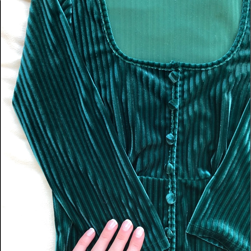 THRIFTED VELVET LIKE EMERALD GREEN CROP TOP